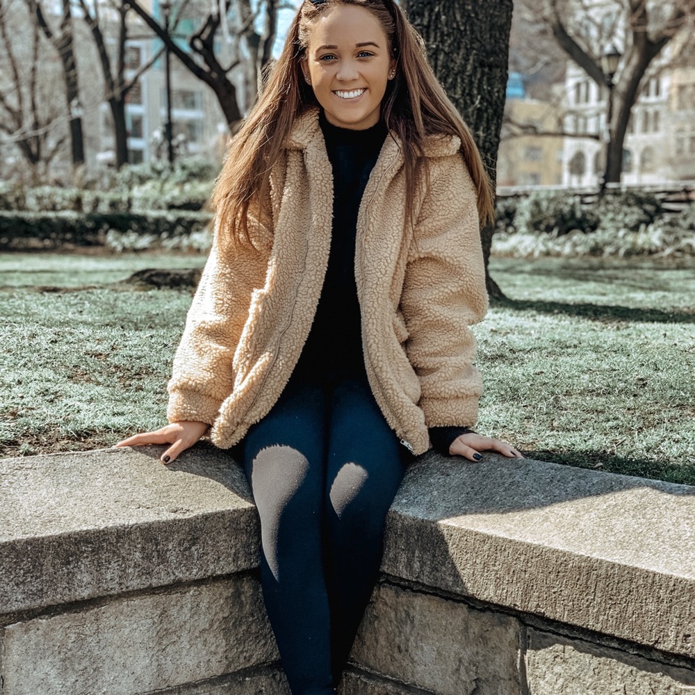 Meet your Posher, Olivia